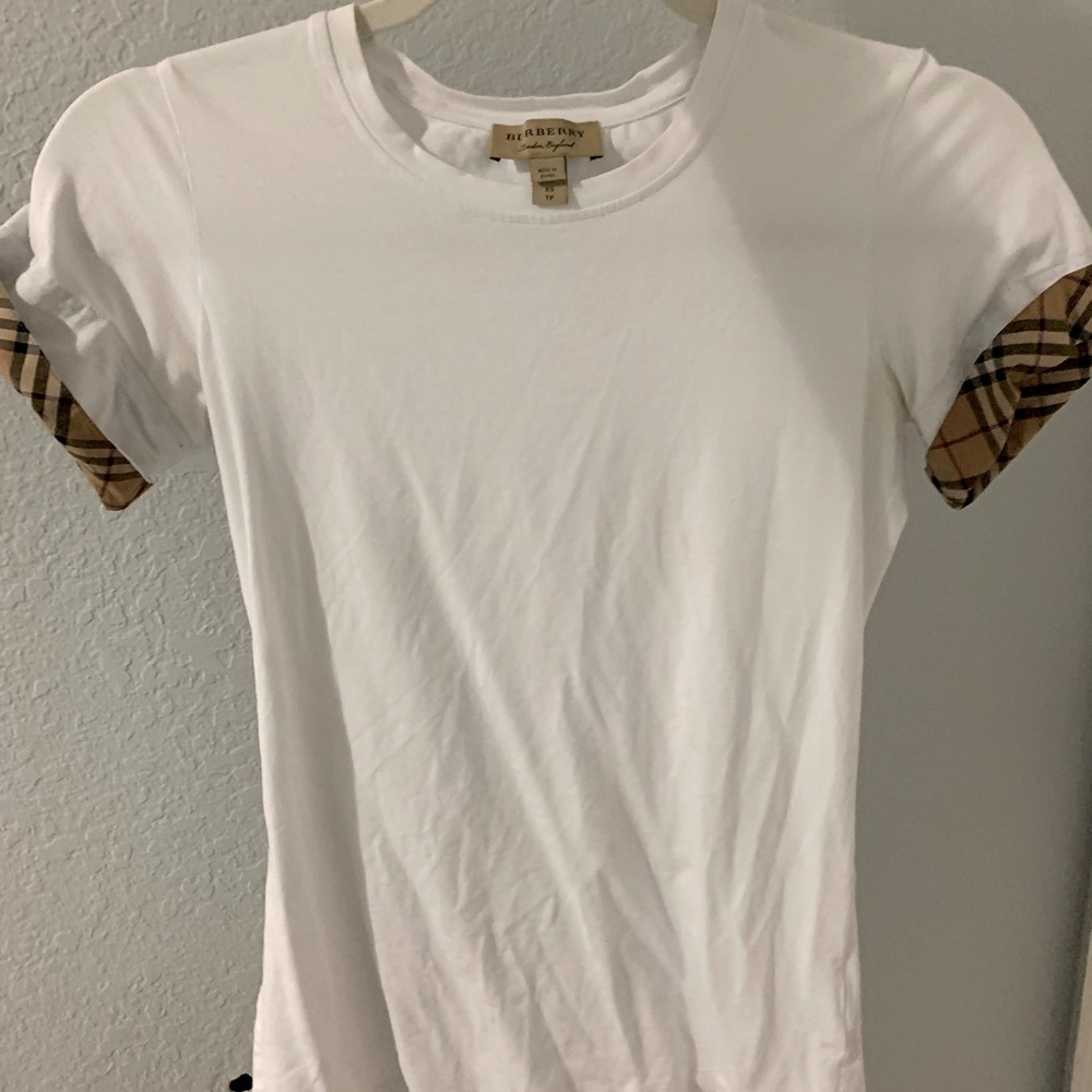 Burberry tee
